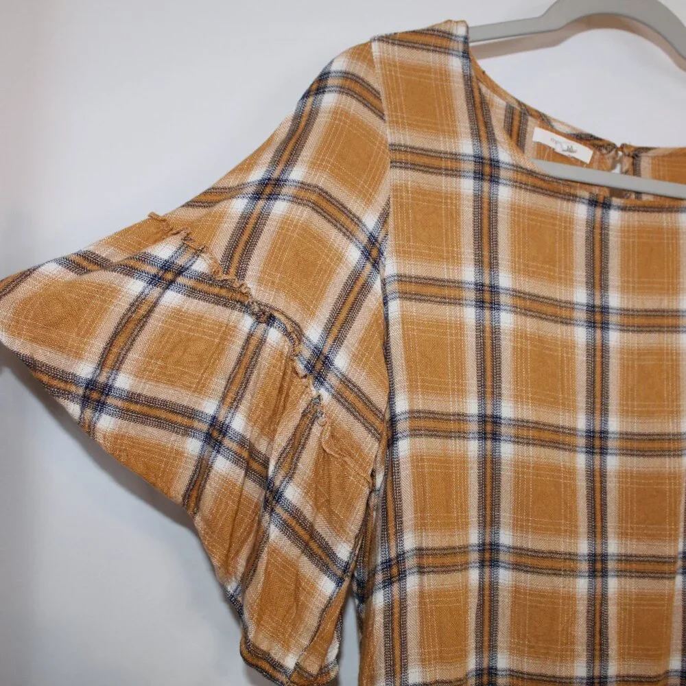 Maurices plaid round neck short ruffle‎ flared sleeves keyhole back closure M